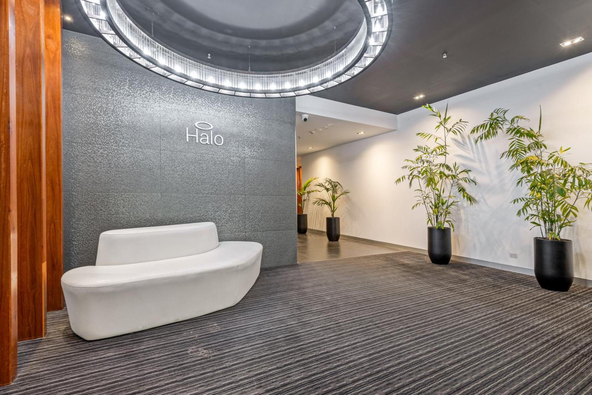 Complete Host Halo Apartments Melbourne Eksteriør billede